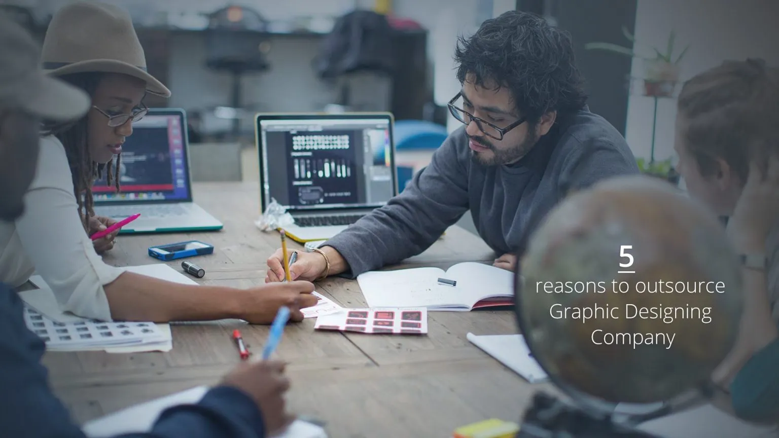 5 reasons to outsource Graphic Designing Company 